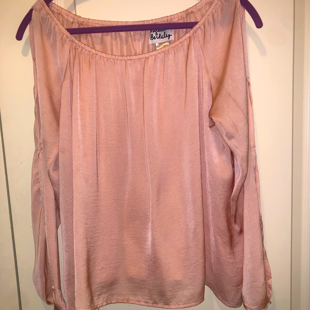 Madison & Berkeley Women’s soft pink ladies blouse size S